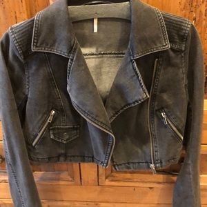 FREE PEOPLE CROPPED DENIM MOTO JACKET